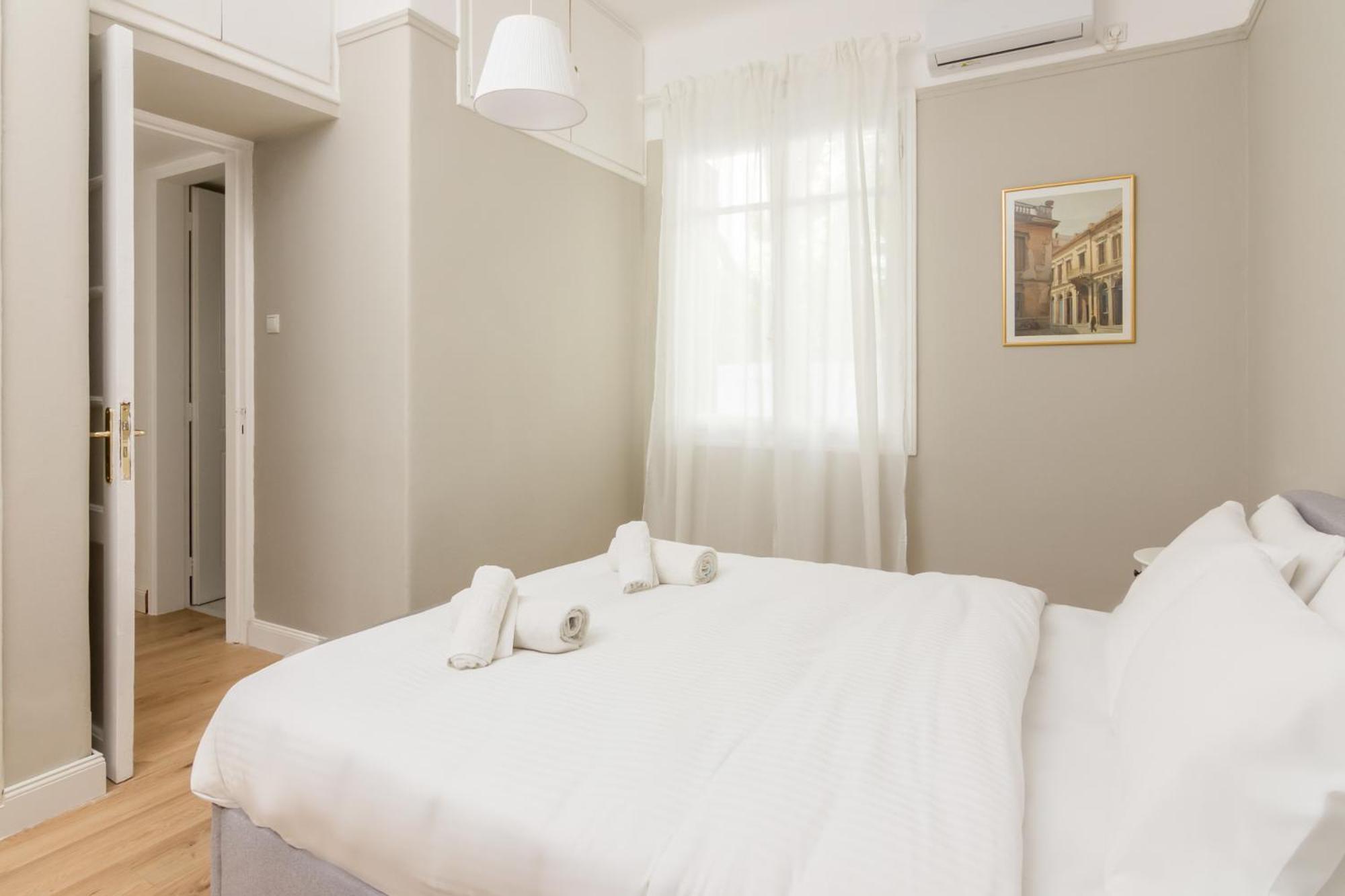Great House W/ Private Parking Apartment เอเธนส์ ภายนอก รูปภาพ
