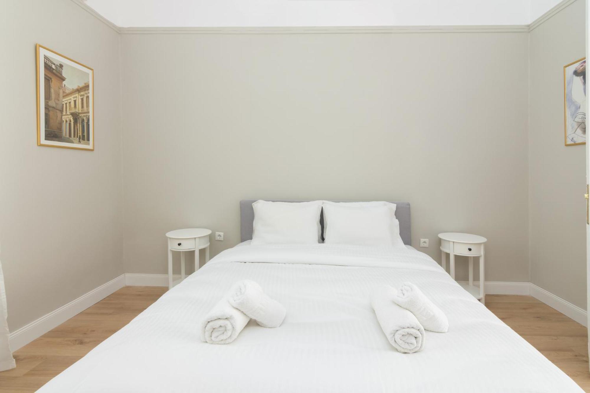 Great House W/ Private Parking Apartment เอเธนส์ ภายนอก รูปภาพ