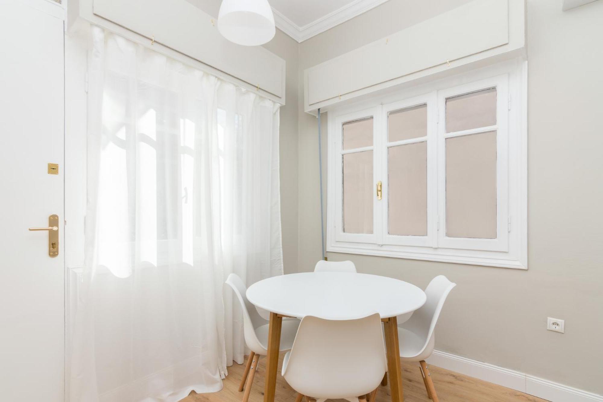 Great House W/ Private Parking Apartment เอเธนส์ ภายนอก รูปภาพ