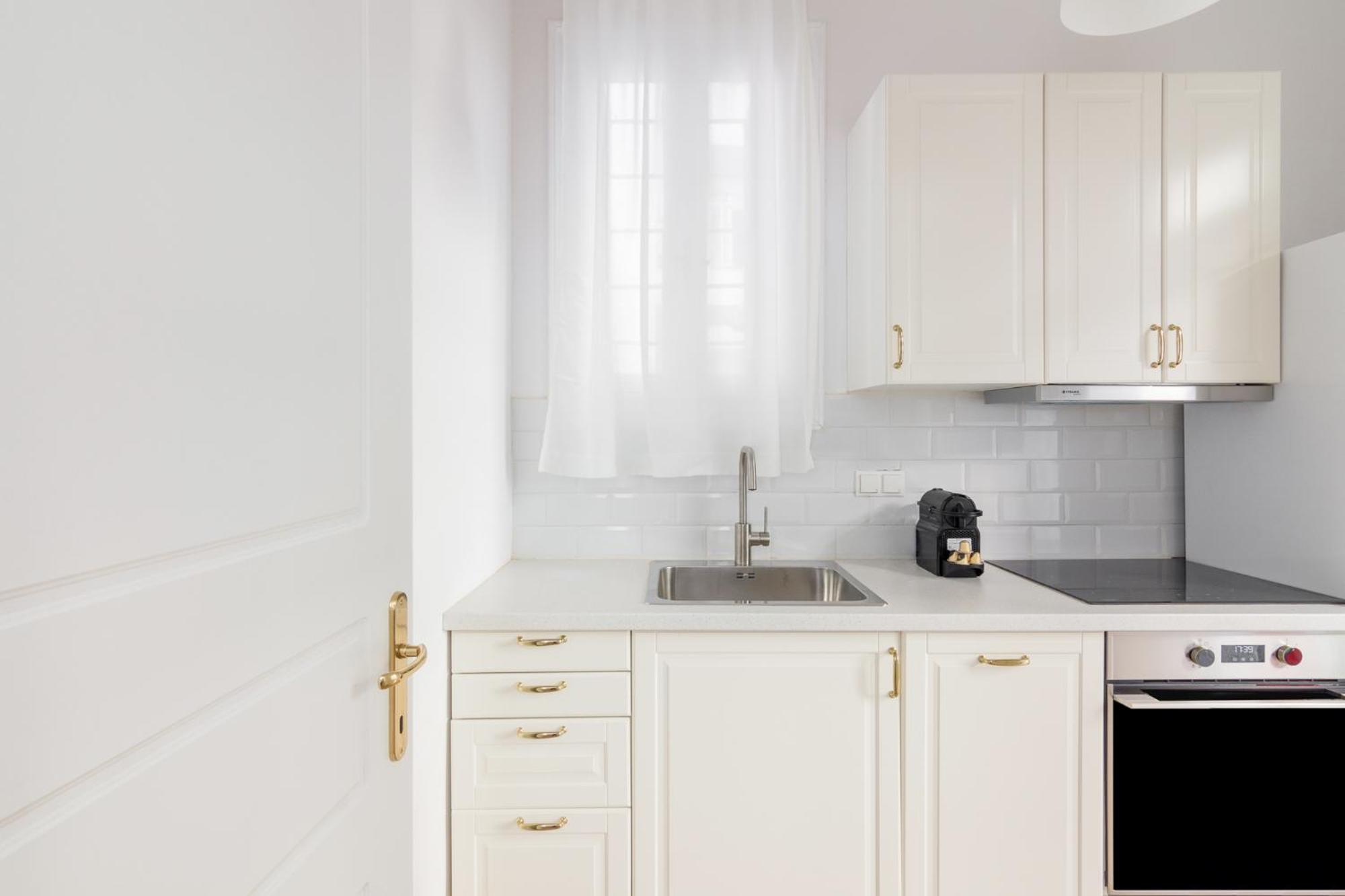 Great House W/ Private Parking Apartment เอเธนส์ ภายนอก รูปภาพ