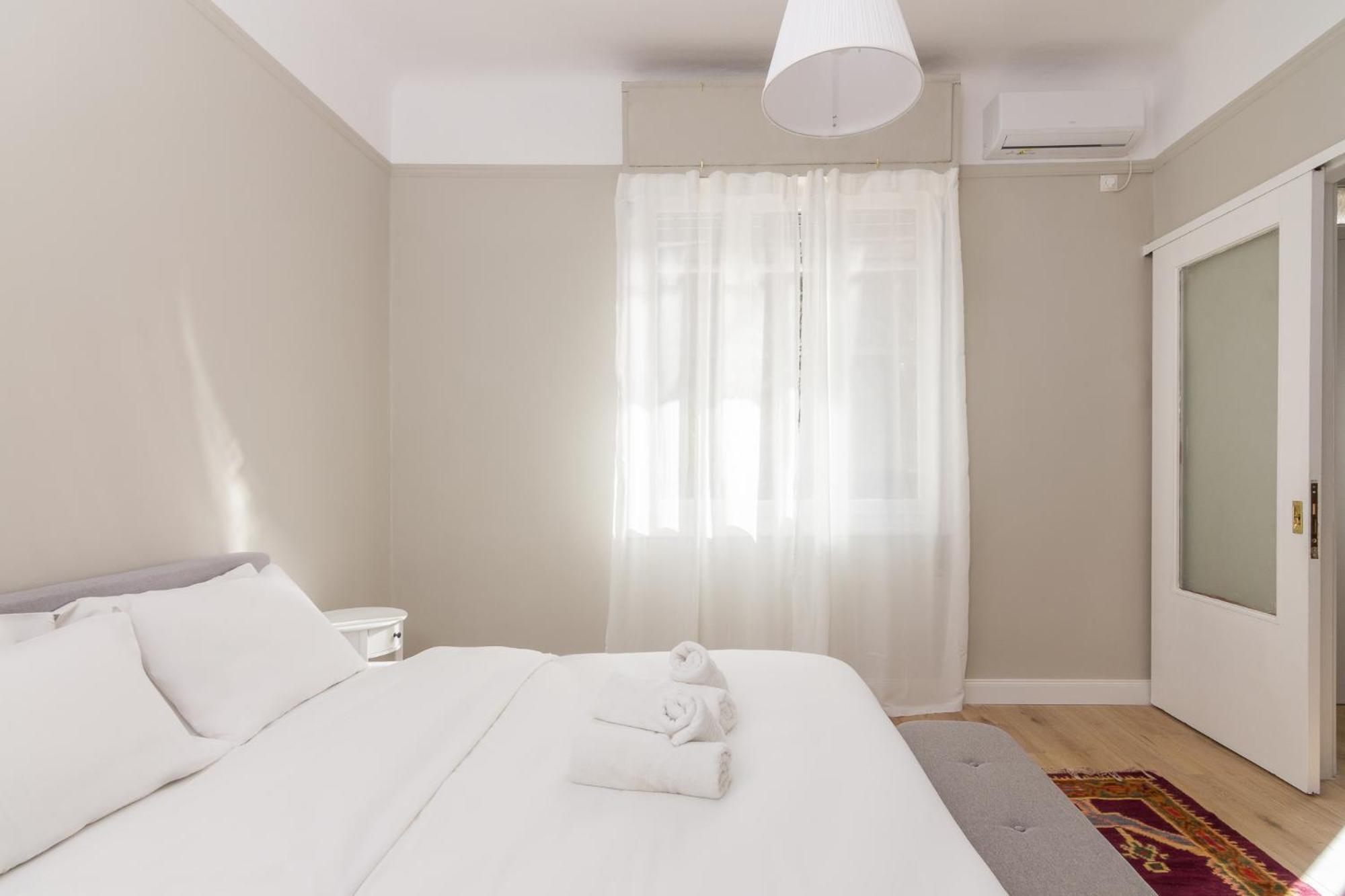 Great House W/ Private Parking Apartment เอเธนส์ ภายนอก รูปภาพ