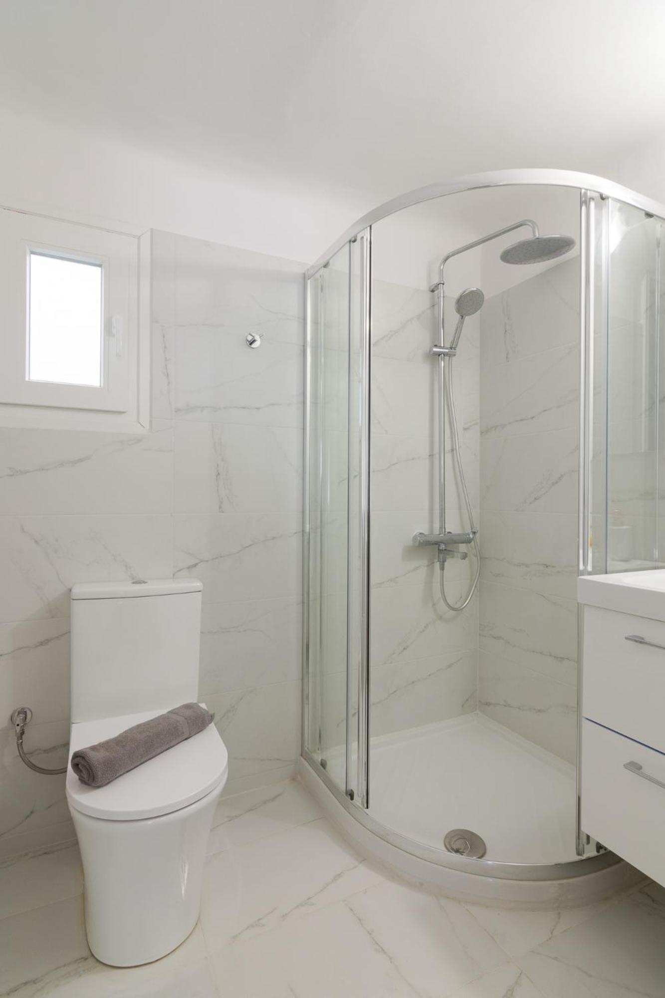 Great House W/ Private Parking Apartment เอเธนส์ ภายนอก รูปภาพ