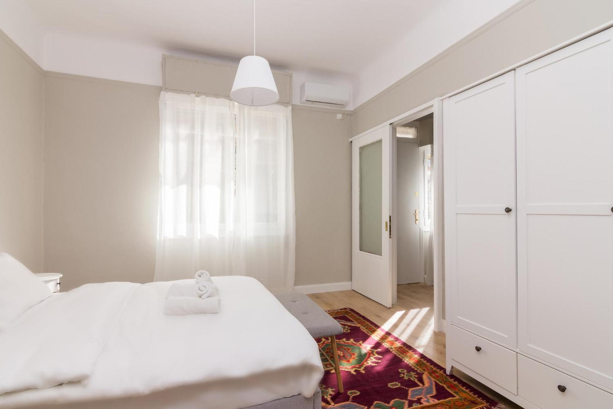 Great House W/ Private Parking Apartment เอเธนส์ ภายนอก รูปภาพ